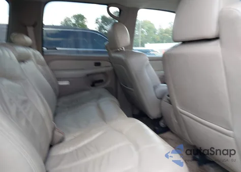 2002 Chevrolet Suburban Lt z USA, uszkodzony, nr VIN 1GNEC16Z72J243544